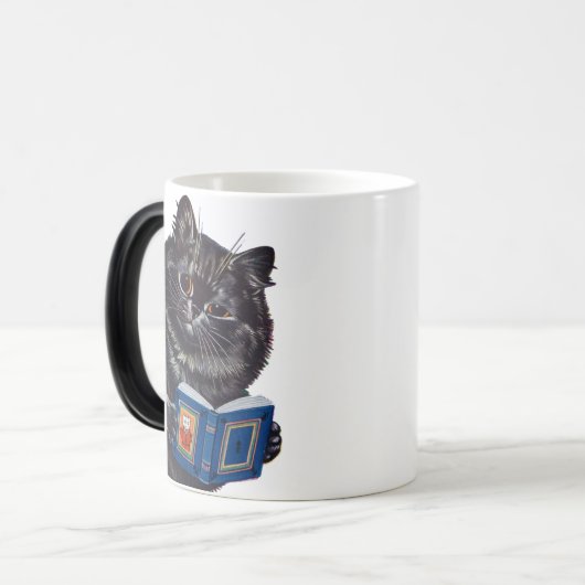 Cat Reading a Book, Louis Wain Verwandlungstasse (Vorderseite Links)