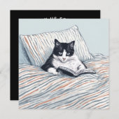 cat reading in bed einladung (Vorne/Hinten)