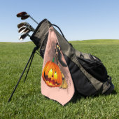 Cat Scared by Pumpkin Fun Halloween Charakter Golfhandtuch (Gras)