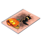 Cat Scared by Pumpkin Fun Halloween Charakter Notizblock (Linke Seite)