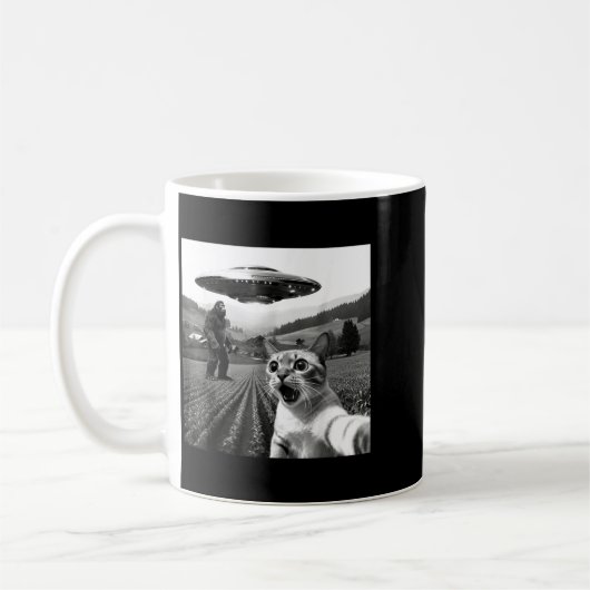 Cat Selfie With Alien Ufo Funny Cat Alien Bigfoot Kaffeetasse (Links)