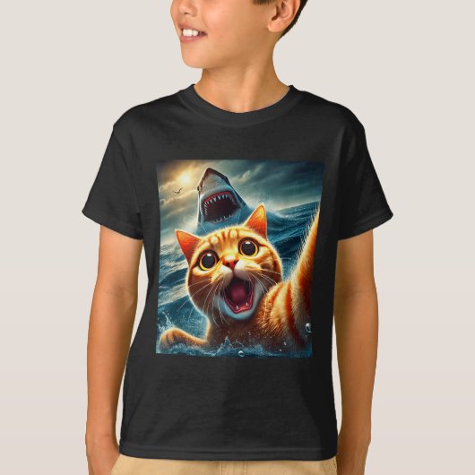 Cat Selfie With Shark Funny  T-Shirt (Vorderseite)