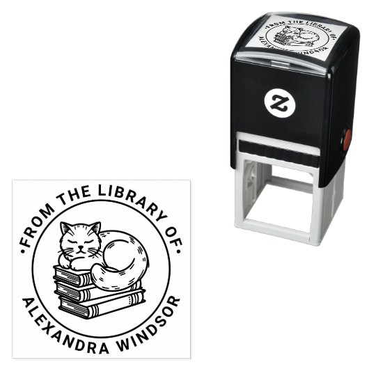 Cat Sleeping on Pile of Books - Bibliotheksname Permastempel (Beispiel)