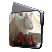 Cat & Strawberries Laptop-Sieb! Laptopschutzhülle (Vorderseite Links)