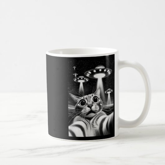 Cat Ufo _ Funny Invasion Meme Retro Alien Cat Ufo Kaffeetasse (Rechts)