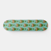 Cat w Green Hat und Kleeblatt St Patricks's Patter Skateboard (Horizontal)