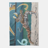 Cat Warrior spielt Beach Volleyball Handtuch (Vertikal)