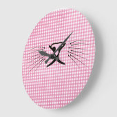 Cat Whiskers on Pink and White Gingham Große Wanduhr (Winkel)
