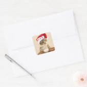 Cat with santa cap quadratischer aufkleber (Umschlag)