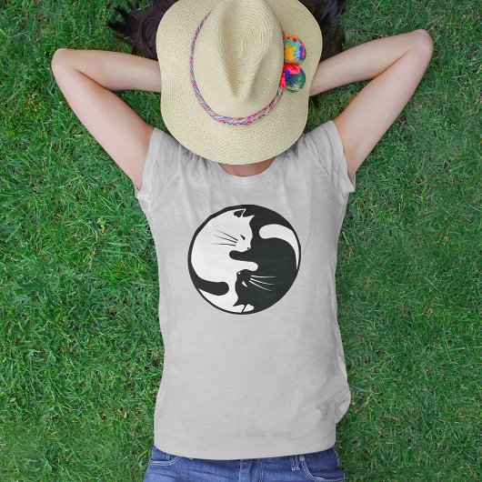 Cat Yin und Yang Black und White T-Shirt
