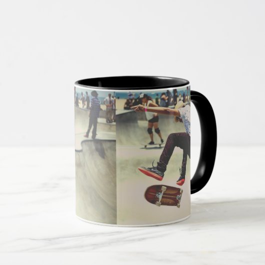 Catching Air Skateboard Tasse (VorderseiteRechts)