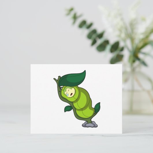 Caterpillar at Sleeping with Leaf Postkarte (Stehend Vorderseite)