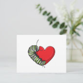 Caterpillar Love Heart Postkarte (Stehend Vorderseite)