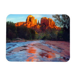 Cathedral Rock spiegelt sich bei Sonnenuntergang i Magnet