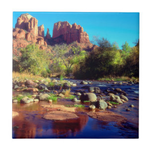 Cathedral Rock spiegelt sich in Oak Creek Fliese