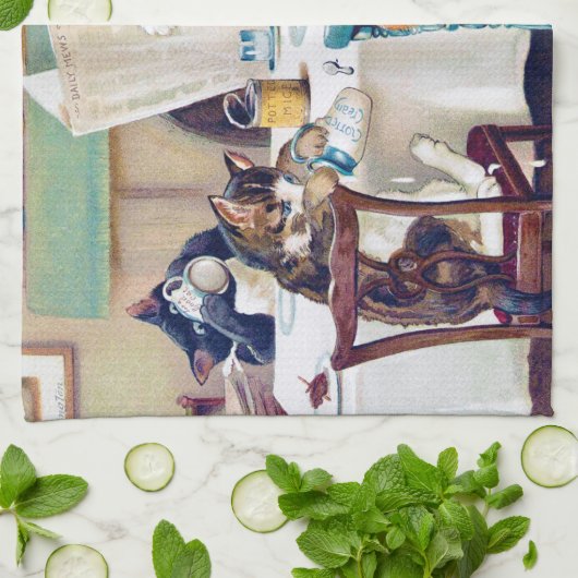 Cat's Breakfast Time, Louis Wain Geschirrtuch (Gefaltet)