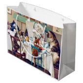 Cat's Breakfast Time, Louis Wain Große Geschenktüte (Rückseite Schrägansicht)