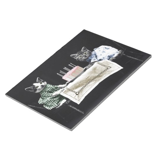 Cats celebrating a birthday with cake and candles notizblock (angewinkelt)