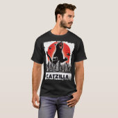 Catzilla Roaring über City Skyline Cat Monster T-Shirt (Vorne ganz)