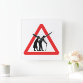 CAUTION Elderly People - UK Traffic Sign Quadratische Wanduhr (Zuhause)