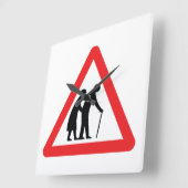 CAUTION Elderly People - UK Traffic Sign Quadratische Wanduhr (Winkel)