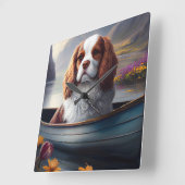 Cavalier King auf einem Paddel: Ein Landschaftlich Quadratische Wanduhr (Winkel)