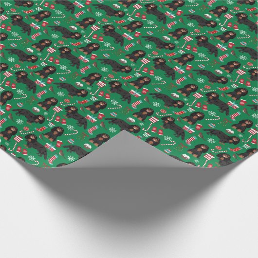 Cavalier King Charles Black und Tan Weihnachten Geschenkpapier (Ecke)