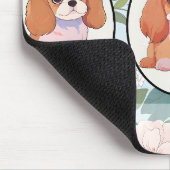 Cavalier King Charles Blume Hintergrund Mousepad (Ecke)