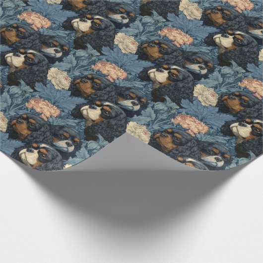 Cavalier King Charles Floral Blue Design Geschenkpapier (Ecke)