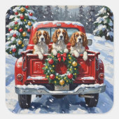 Cavalier King Charles Spaniel Christmas Red Truck Quadratischer Aufkleber (Vorderseite)