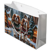Cavalier King Charles Spaniel Dogs Christmas Snow  Große Geschenktüte (Rückseite Schrägansicht)