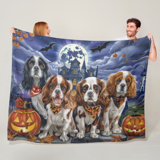Cavalier King Charles Spaniel Halloween Spooky Fleecedecke (Beispiel)