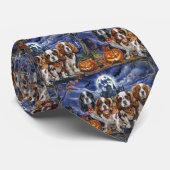 Cavalier King Charles Spaniel Halloween Spooky Krawatte (Gerollt)