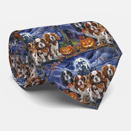 Cavalier King Charles Spaniel Halloween Spooky Krawatte (Gerollt)