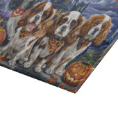 Cavalier King Charles Spaniel Halloween Spooky Schneidebrett (Ecke)