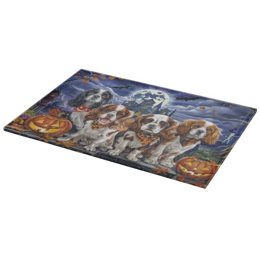 Cavalier King Charles Spaniel Halloween Spooky Schneidebrett (Ecke)