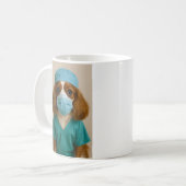 Cavalier King Charles Spaniel im Arztkittel Kaffeetasse (Vorderseite Links)