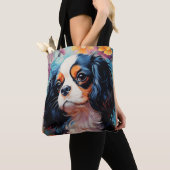 Cavalier King Charles Spaniel in Blume Tasche (Von Nahem)