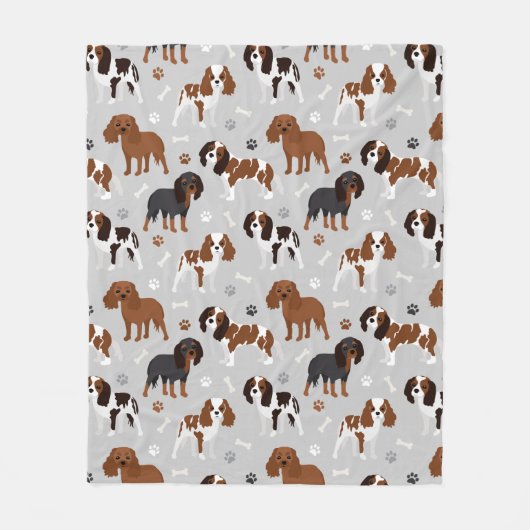 Cavalier King Charles Spaniel Paws and Bones Fleecedecke (Vorderseite)