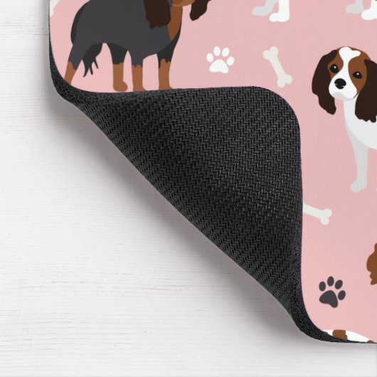 Cavalier King Charles Spaniel Paws and Bones Mouse Mousepad (Ecke)