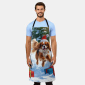 Cavalier King Charles Spaniel Snow mit Weihnachten Schürze (Getragen)