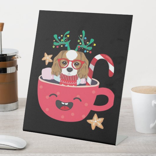 Cavalier King Charles Spaniel Teacup Xmas Holiday Sockelschild (In Situ)