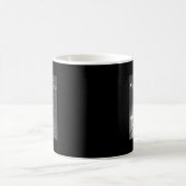 Cavalier King Charles Spaniel trinkt Eiskaffee Kaffeetasse (Mittel)