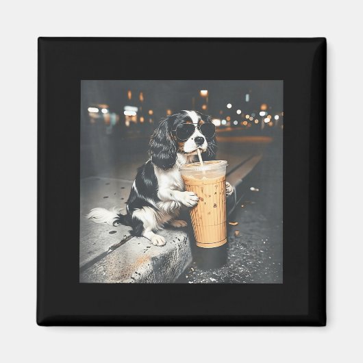 Cavalier King Charles Spaniel trinkt Eiskaffee Magnet (Vorne)