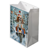 Cavalier King Charles Spaniel Weihnachten Mittlere Geschenktüte (Rückseite Schrägansicht)