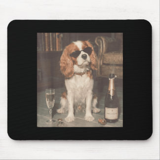 Cavalier King Charles trinkt Champagner Lustig Mousepad