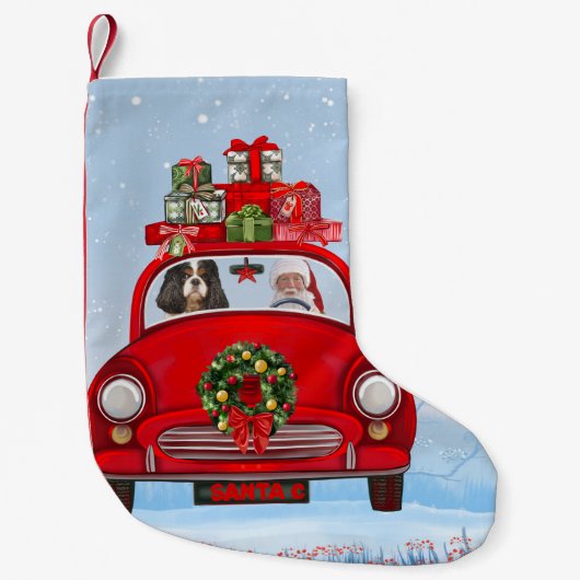Cavalier King Dog in Auto mit dem Weihnachtsmann Kleiner Weihnachtsstrumpf (Vorderseite)