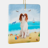 Cavalier King Dog on Beach Keramikornament (Rechts)