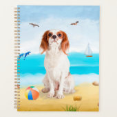 Cavalier King Dog on Beach Planer (Vorderseite)