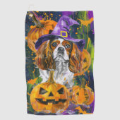 Cavalier King Hund Halloween Hexe und Kürbis Golfhandtuch (Vorderseite)